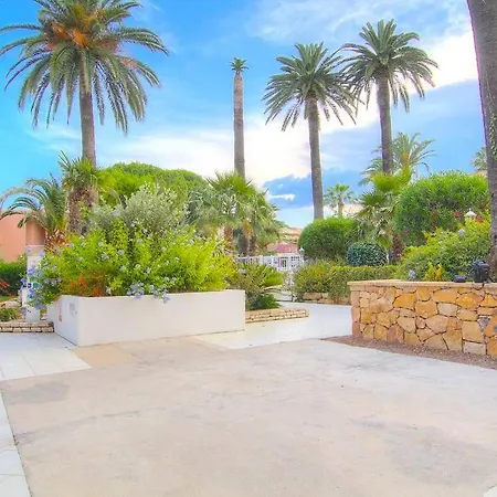 Appartement Superbe 2P A Louer Avec Piscine A 200M Des Plages *