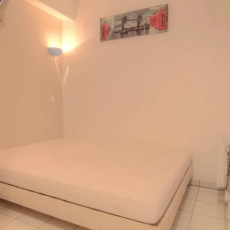 Superbe 2P A Louer Avec Piscine A 200M Des Plages Appartement Vallauris