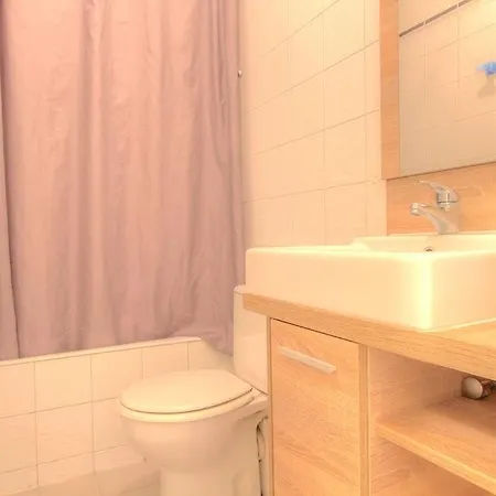 Appartement Superbe 2P A Louer Avec Piscine A 200M Des Plages Vallauris
